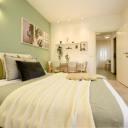 Spacious 1Br In The City Center - Amazing For Extended Stays Bucarest Esterno foto