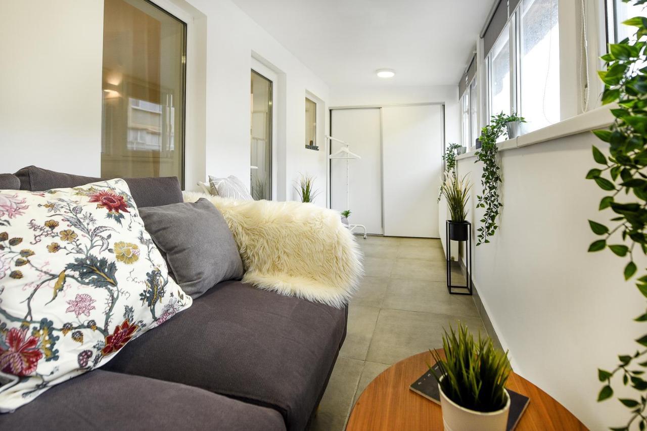 Spacious 1Br In The City Center - Amazing For Extended Stays Bucarest Esterno foto