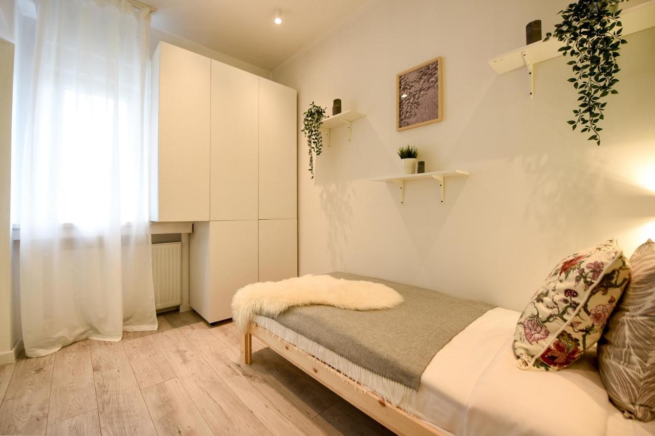 Spacious 1Br In The City Center - Amazing For Extended Stays Bucarest Esterno foto
